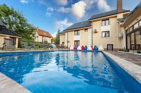 Property building, Swimming pool