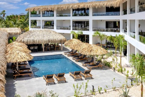 Property building, Garden, Garden view, Pool view, Swimming pool, Swimming pool, towels