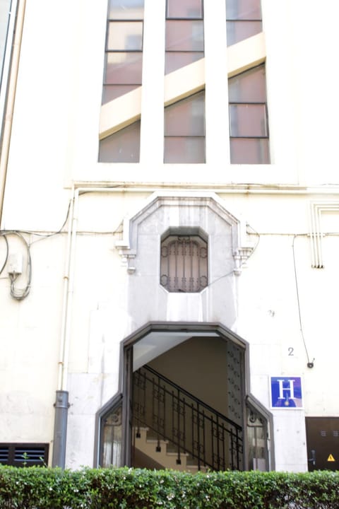 Facade/entrance