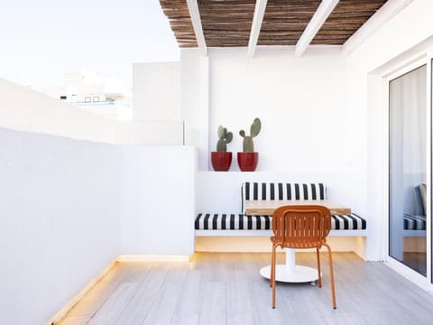 Property building, Balcony/Terrace