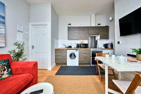 Victorian Apartment Steps to Beach - West Beach 3 Apartment in Portrush