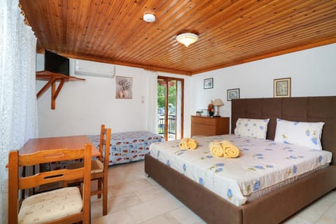 Plane TREE Apartment in Thasos