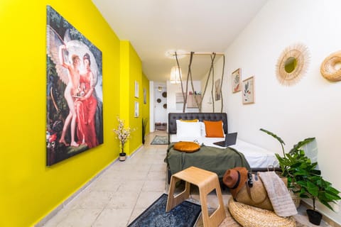 Erato “wrapped in myrtle and roses” Apartment in Thessaloniki