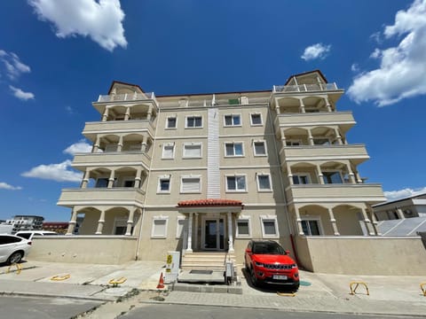 Property building, Facade/entrance