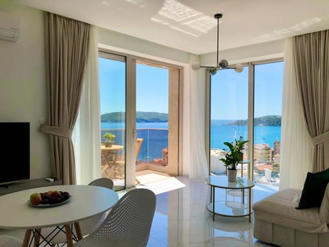 Balcony/Terrace, Balcony/Terrace, Living room, Dining area, Sea view