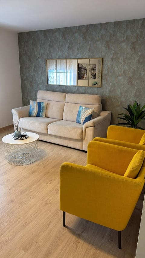 Bed, Living room