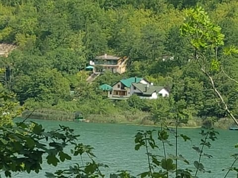 Property building, Neighbourhood, Natural landscape, Hiking, Lake view, Mountain view, River view