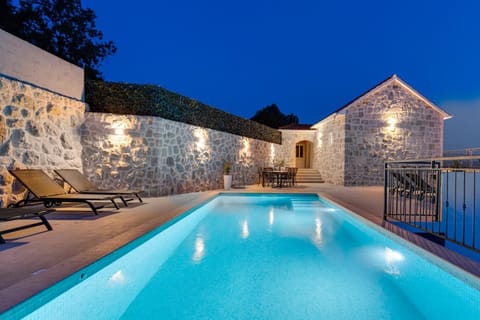Property building, Patio, Pool view, sunbed