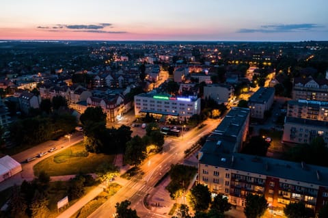 Property building, Night, Neighbourhood, Bird's eye view, City view, Street view, Location, Sunset