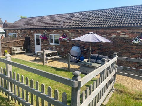 Beautiful Rural Self Contained Farm Annex House in New Milton