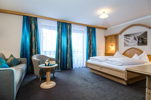 Sporthotel Almhof Bed and Breakfast in Ischgl