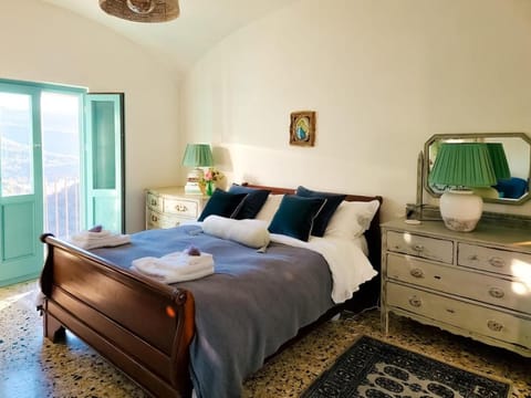 Casa Fonte Vallone House in Molise, Italy