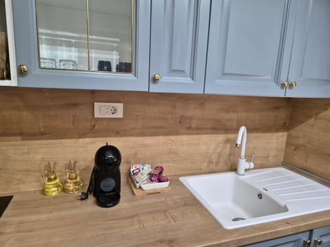 Coffee/tea facilities, kitchen