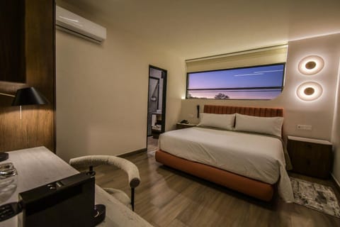 Bed, Photo of the whole room, air conditioner