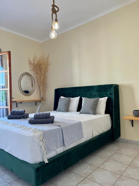 big house agios georgios beach naxos House in Naxos