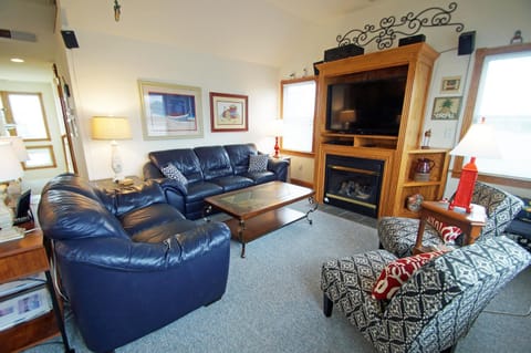 V1252- Kilkenny SandKastle House in Corolla