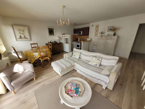 Bel appartement plage, 2 chambres, balcon ensoleillé, garage privatif, animaux acceptés, WIFI optionnel - FR-1-674-2 Apartment in Berck