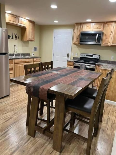 Dining area, oven, stove