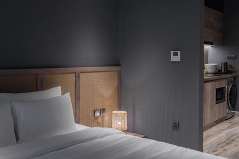 Bed, Bedroom, minibar, stove