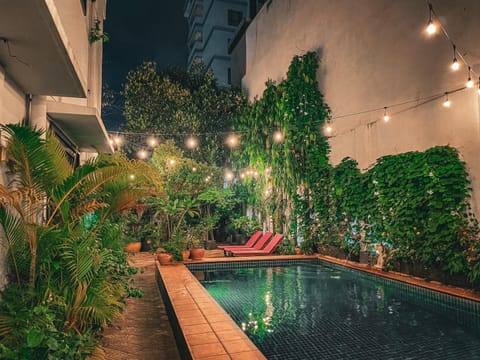 Swimming pool