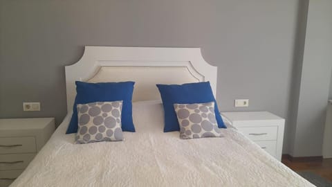 Apartment-Sleeps6-Parking-Terrace Apartment in O Salnés