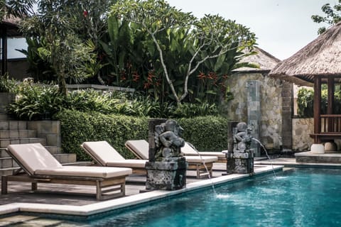 Day, Natural landscape, Garden, Garden view, Swimming pool, sunbed