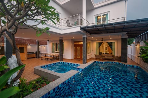 Property building, Photo of the whole room, Swimming pool