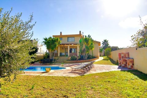 Property building, Garden, Swimming pool