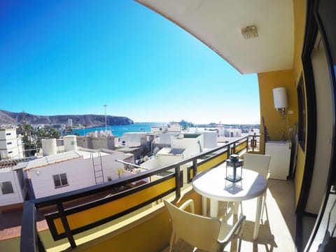 View (from property/room), Balcony/Terrace, City view, Sea view