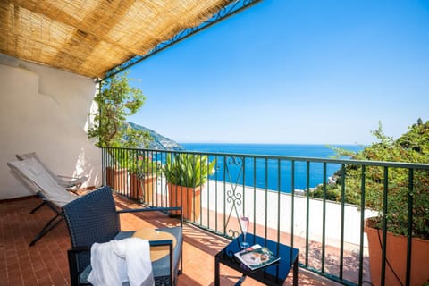View (from property/room), Balcony/Terrace, Sea view, sunbed
