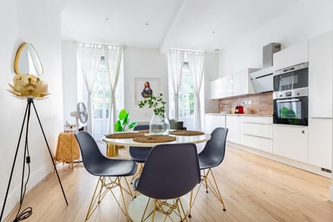 Living room, kitchen