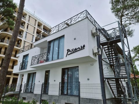 Property building, Facade/entrance, Property logo or sign