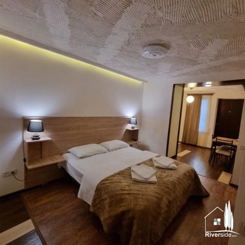 Bed, Photo of the whole room, Bedroom, hair dresser, towels