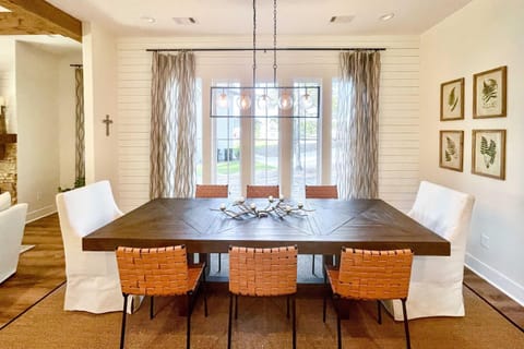 Luxe Lakefront Getaway with Porch and Water View! House in Lake Martin