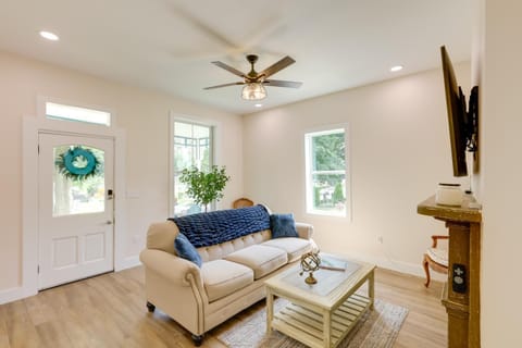 Historic Madison Retreat - 1 Mi to Ohio River House in Indiana