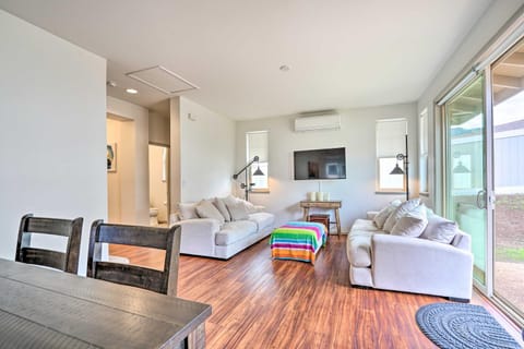 Modern Waianae Home with Mountain and Valley View House in Makaha Valley