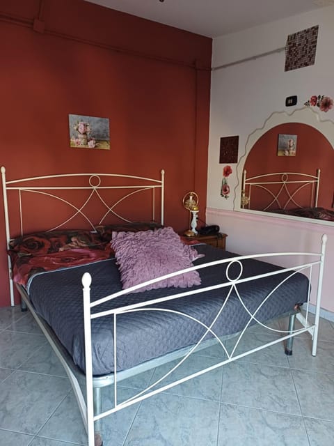 Bed, Photo of the whole room, bunk bed