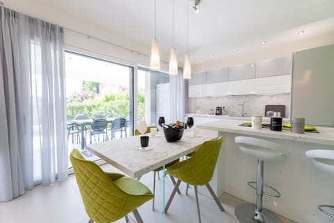 Kitchen or kitchenette, Dining area, stove, kitchen