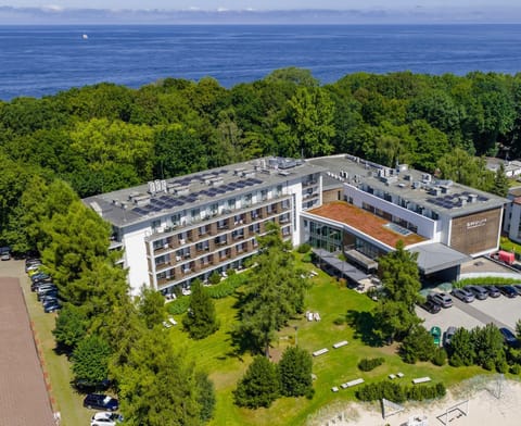 Property building, Bird's eye view, Children play ground, Children play ground, View (from property/room), Beach, City view, Garden view, Sea view, Parking