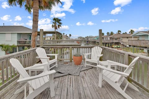 Patio, Neighbourhood, Seating area