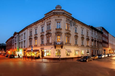 Facade/entrance, City view, Street view
