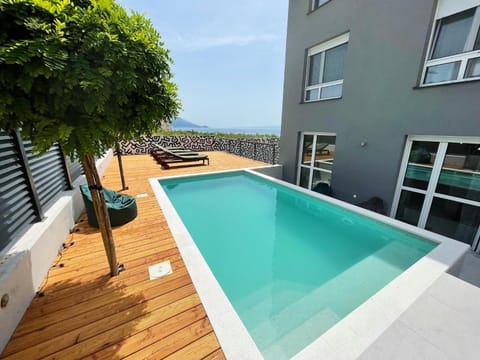 Pool view, Swimming pool