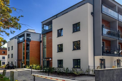 Property building, Day, Neighbourhood