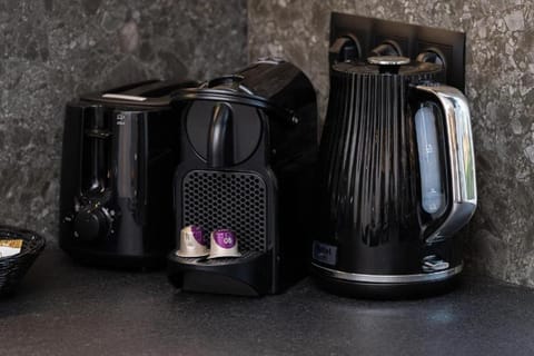 Coffee/tea facilities, Kitchen or kitchenette, toaster