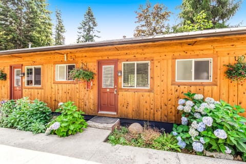 Mount Ellinor, Room 11 at Mount Walker Inn House in Hood Canal