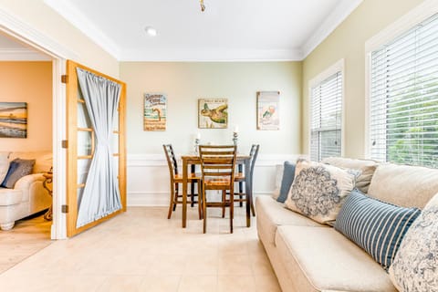 The One Eyed Chihuahua - 30 Day Rental House in James Island