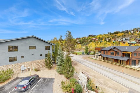 Modern Grand Lake Luxury Apartment in Grand Lake