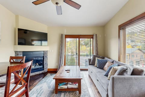 Modern Grand Lake Luxury Apartment in Grand Lake