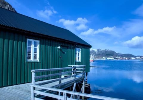 Kræmmervika Rorbuer - Rustic Cabins & Hostel in Lofoten Cabin in Lofoten