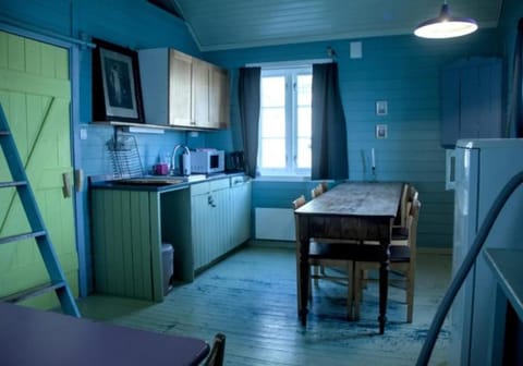 Kræmmervika Rorbuer - Rustic Cabins & Hostel in Lofoten Cabin in Lofoten